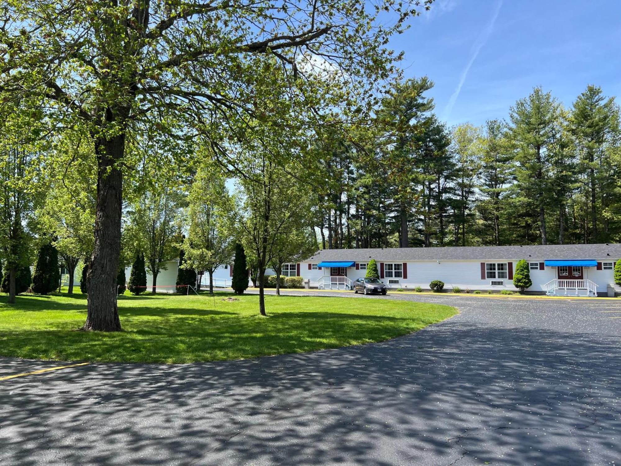 Rodeway Inn & Suites Brunswick Near Hwy 1 Exterior foto